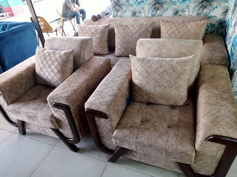 NEW FURNITURE MAKKAR 4