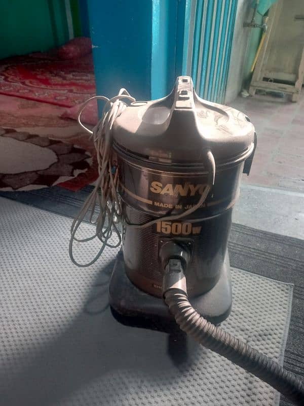 am selling my vacuum 1