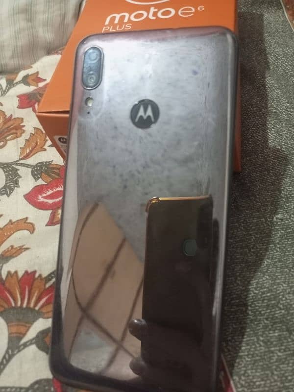 Moto e6 plus 3