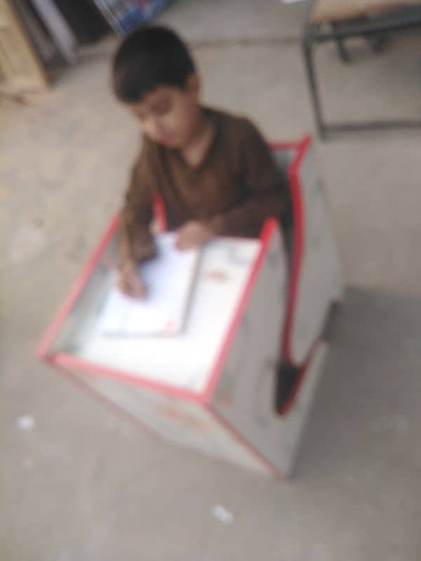 study table and chiar for kids. 1