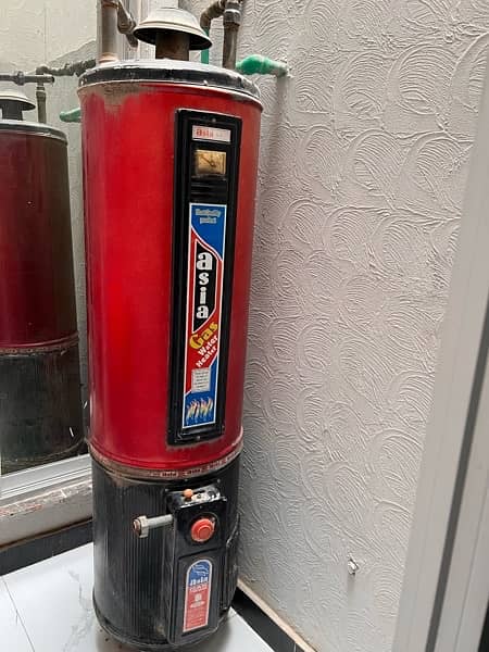 Slightly Used Geyser For Sale . . Almost New . . 4