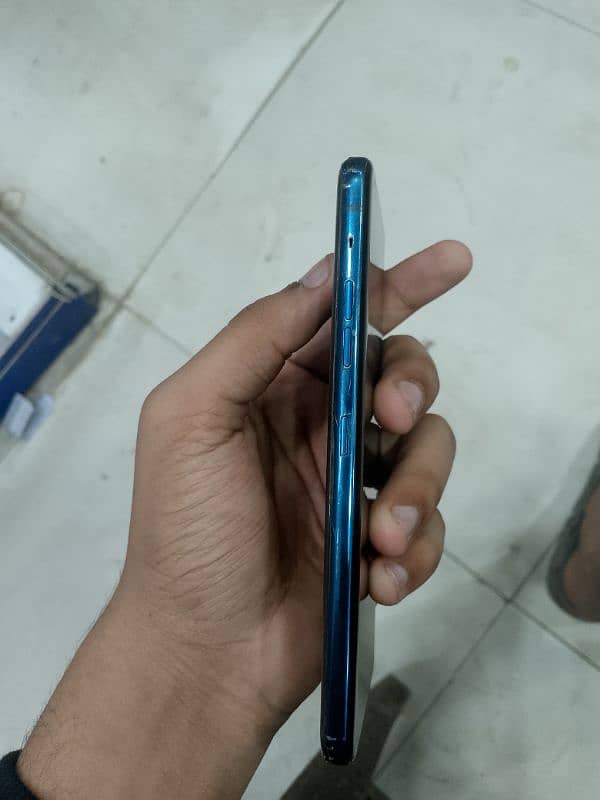 Lg g8 thinq 6/128 dual simmm 4