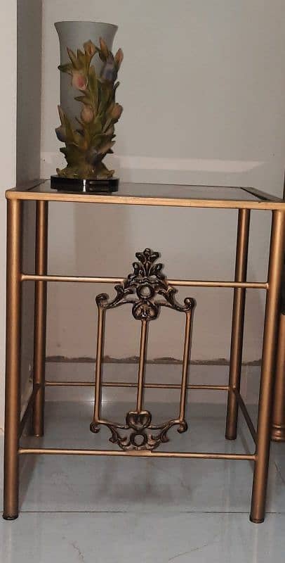 Iron Bed set with Dressing Mirror and Console 2