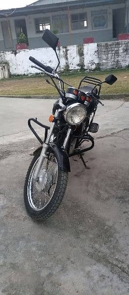 Suzuki GS 150 1