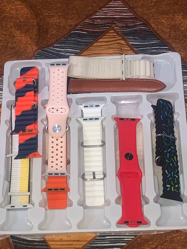 new Smart Watch with 10 strap and magnetic charger box bhi sath mai ha 8