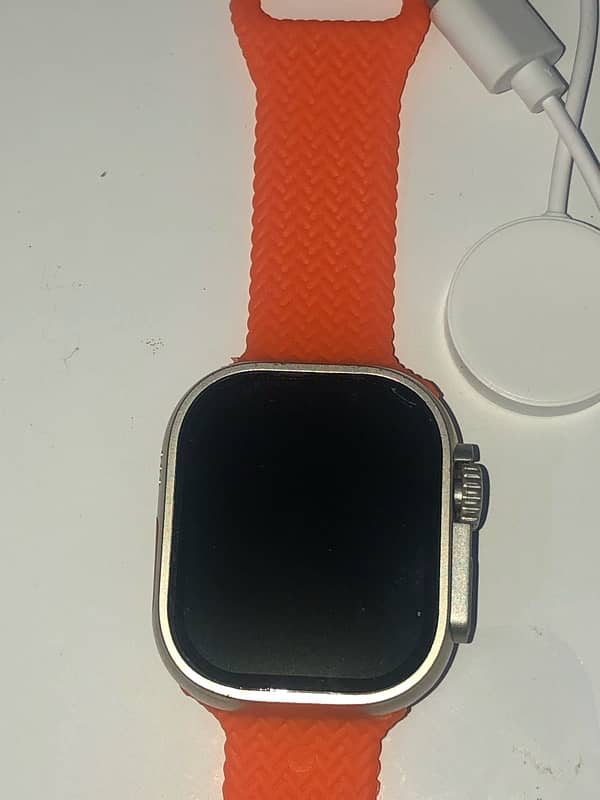 new Smart Watch with 10 strap and magnetic charger box bhi sath mai ha 10