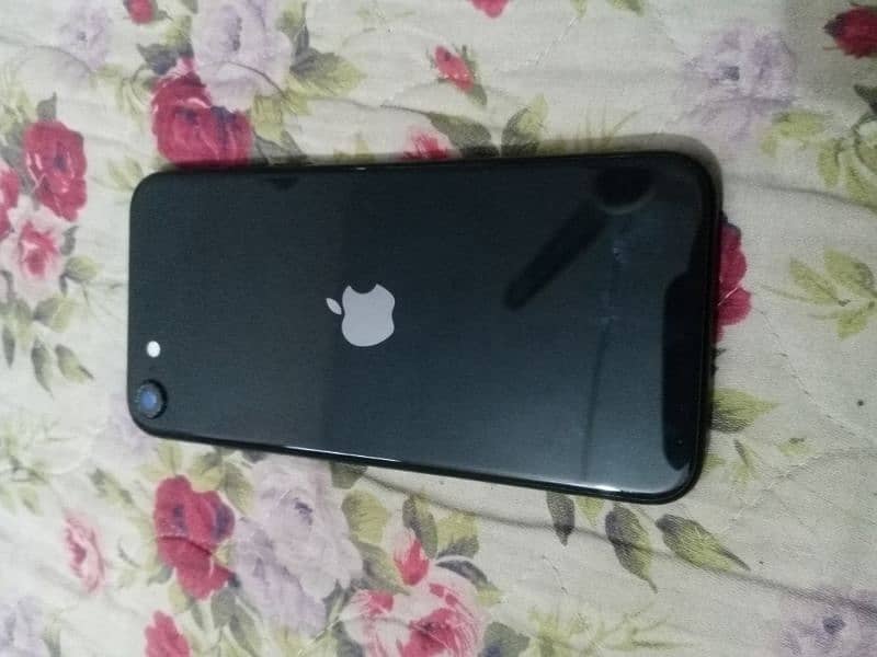 i phone SE 2020 i cloud lock 128gb pta approved 1