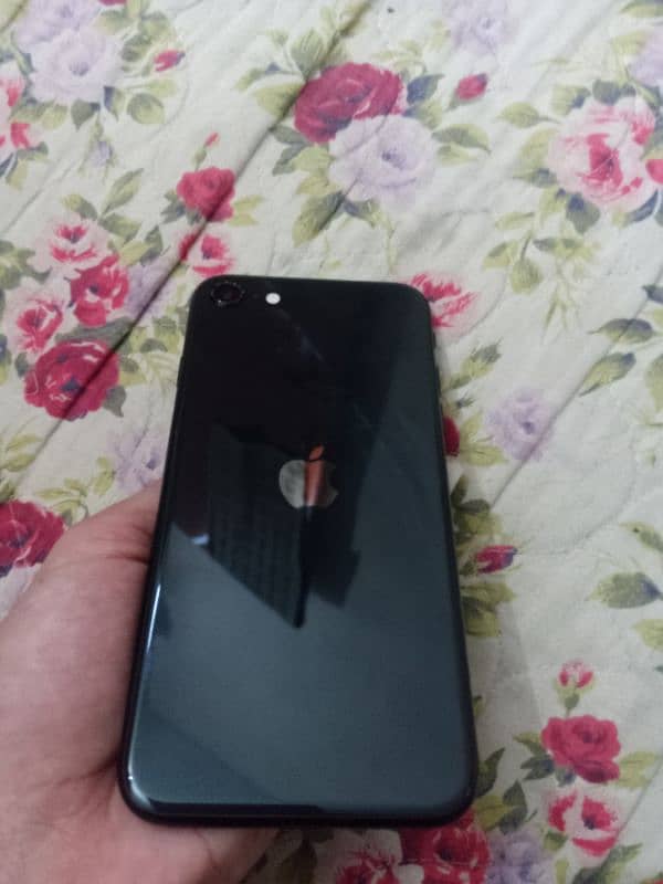 i phone SE 2020 i cloud lock 128gb pta approved 3