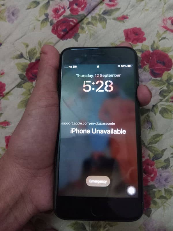 i phone SE 2020 i cloud lock 128gb pta approved 6