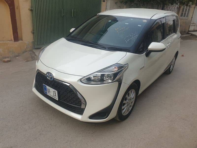 Toyota Sienta 2018 0