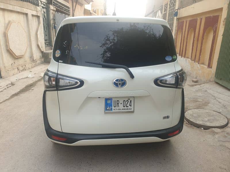 Toyota Sienta 2018 4