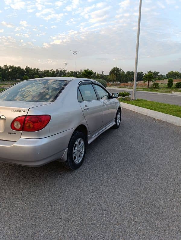 Toyota Corolla Se Saloon Automatic 4