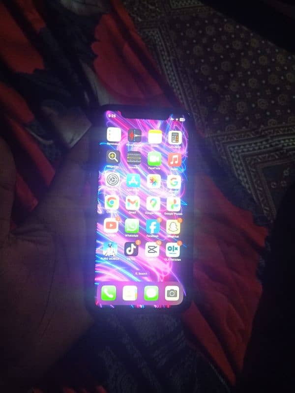 iphone 11 64gb waterpack all ok condition 10/9 hai 2