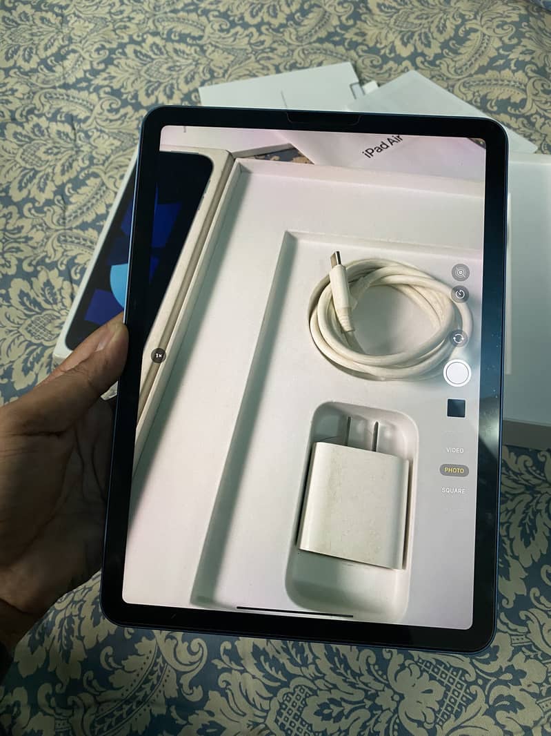 Apple iPad Air 5 (M1) 1