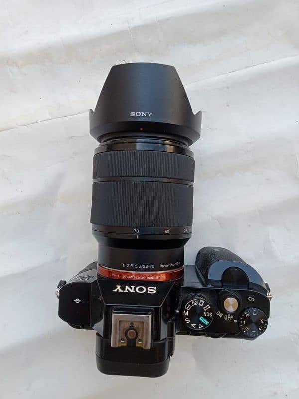 Sony A7R mirror less with 28.70 lens 4