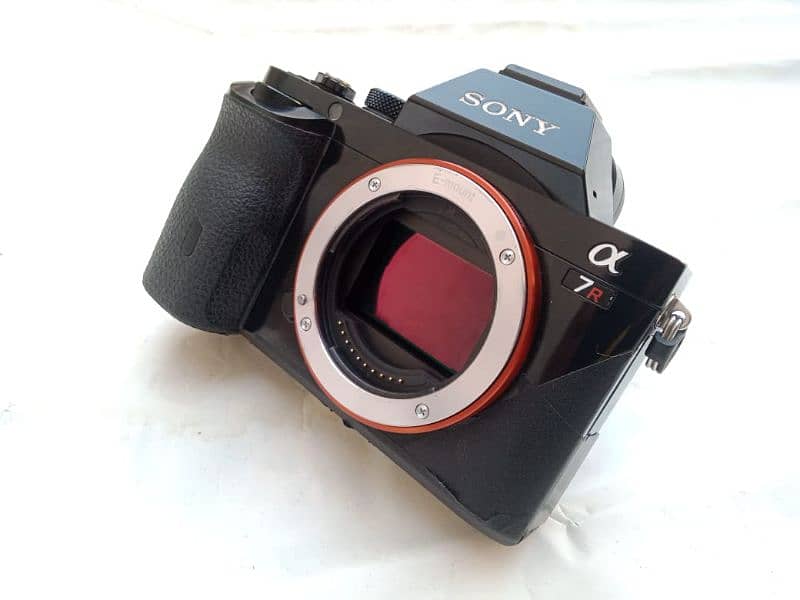 Sony A7R mirror less with 28.70 lens 11