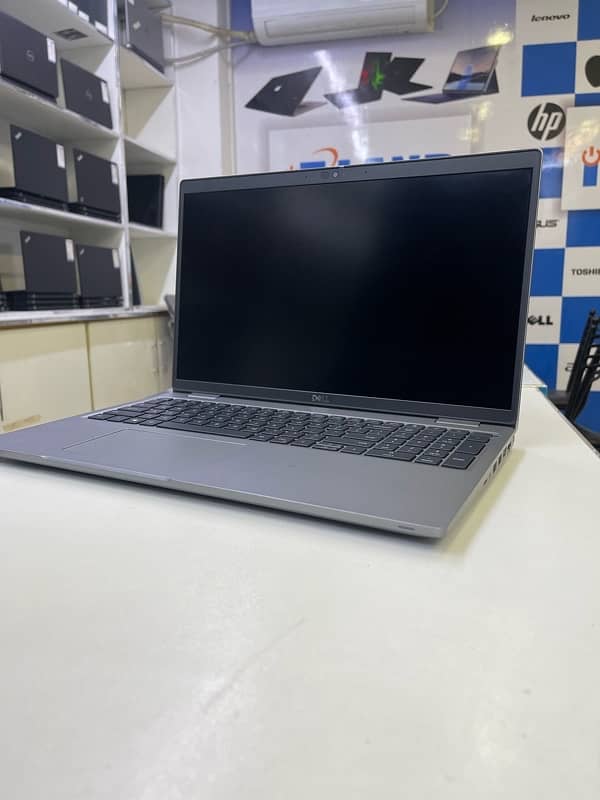 DELL LATITUDE 5520 2