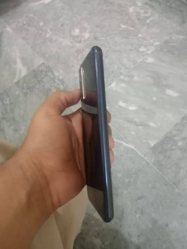 vivo y20 4/64 with box condition 10/9 3