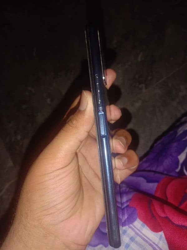 vivo y20 4/64 with box condition 10/9 5