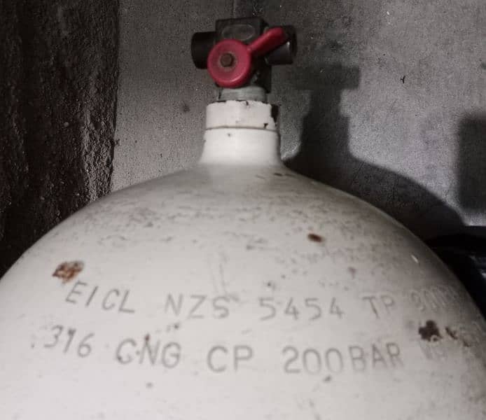 CNG Cylinder 1