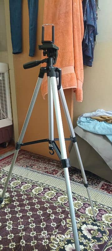 Tripod stands 6