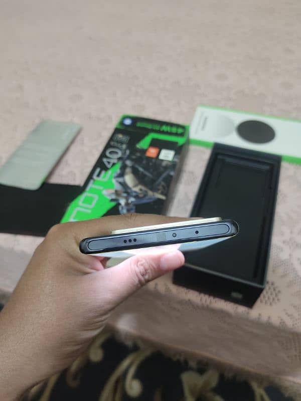 infinix note 40 pro 5g 256 gb full box sudia say aya ha cpiid aprovd h 2