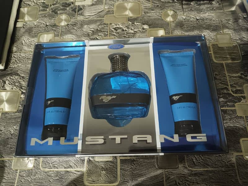 Mustang Ford Gift Set Import from USA 0