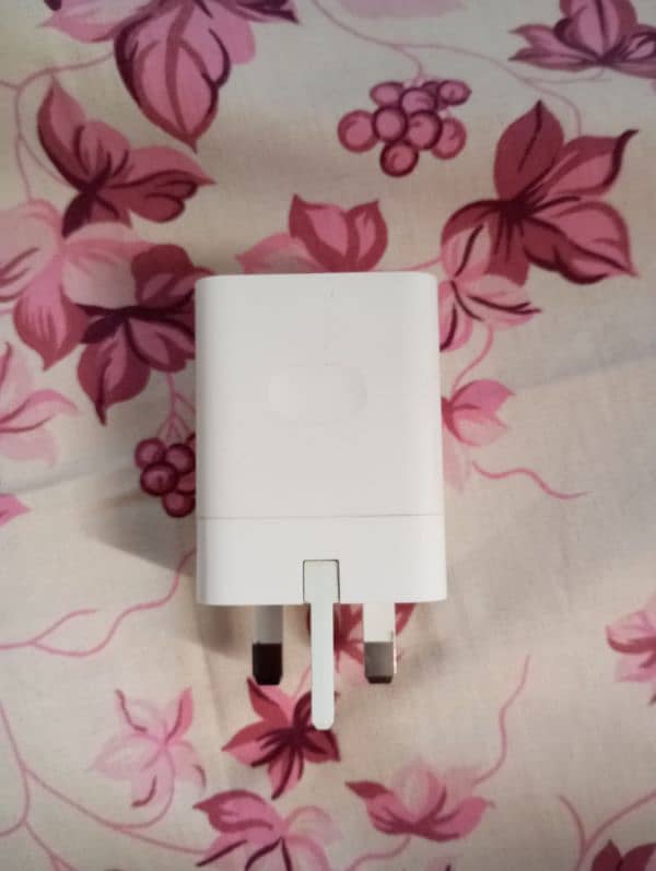 Realme genuine 33 watt fast charger and cable 3