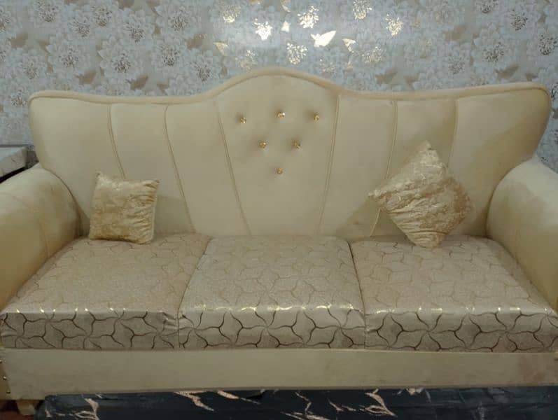 Brand New Sofa Set for an urgent sale 1