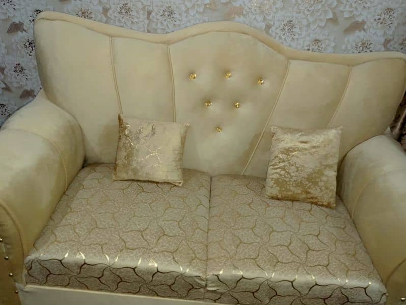 Brand New Sofa Set for an urgent sale 2