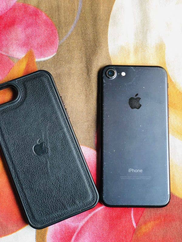 Iphone 7     /128gb PTA Approved 6