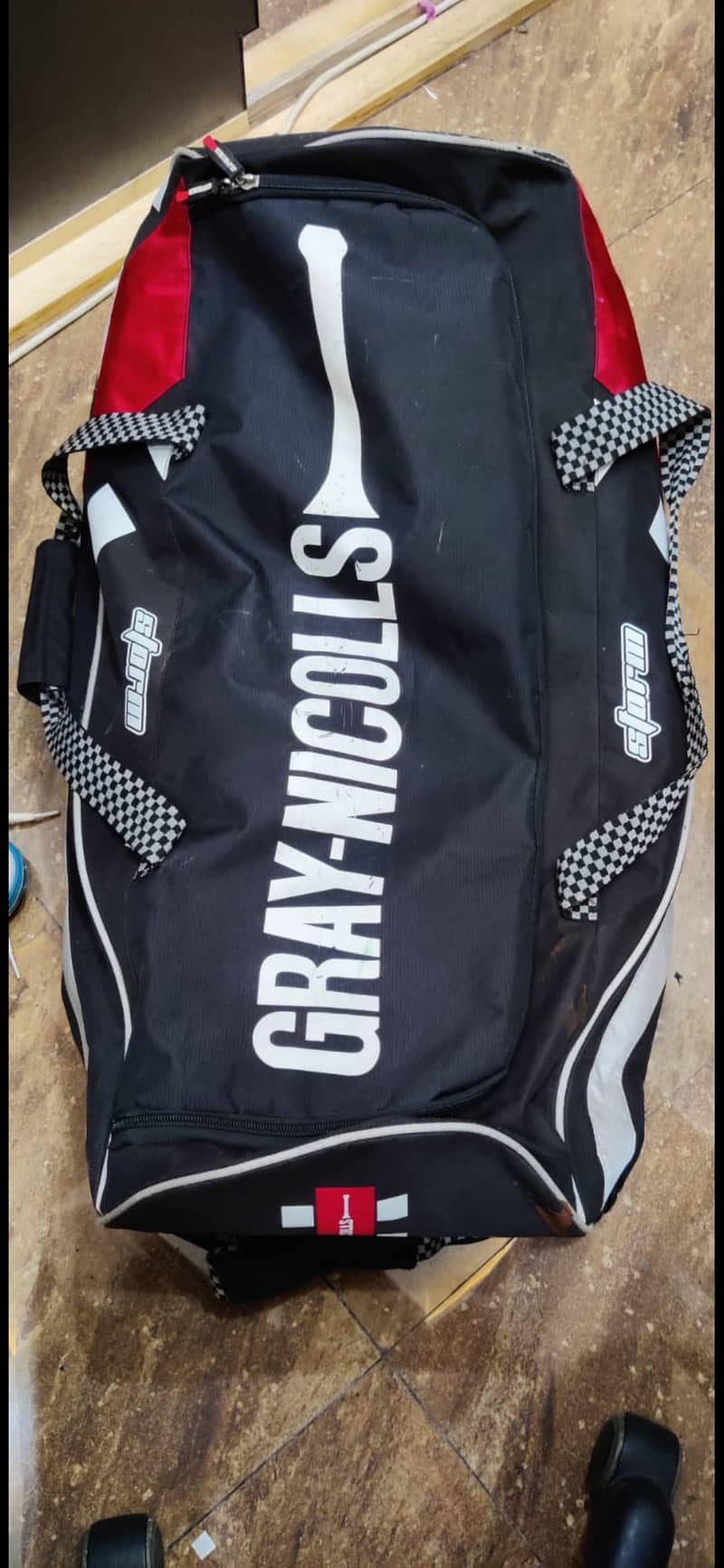 Gray nicolls kit bag 0