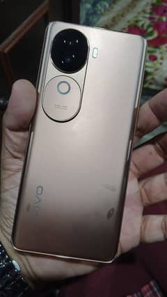 vivo v40e