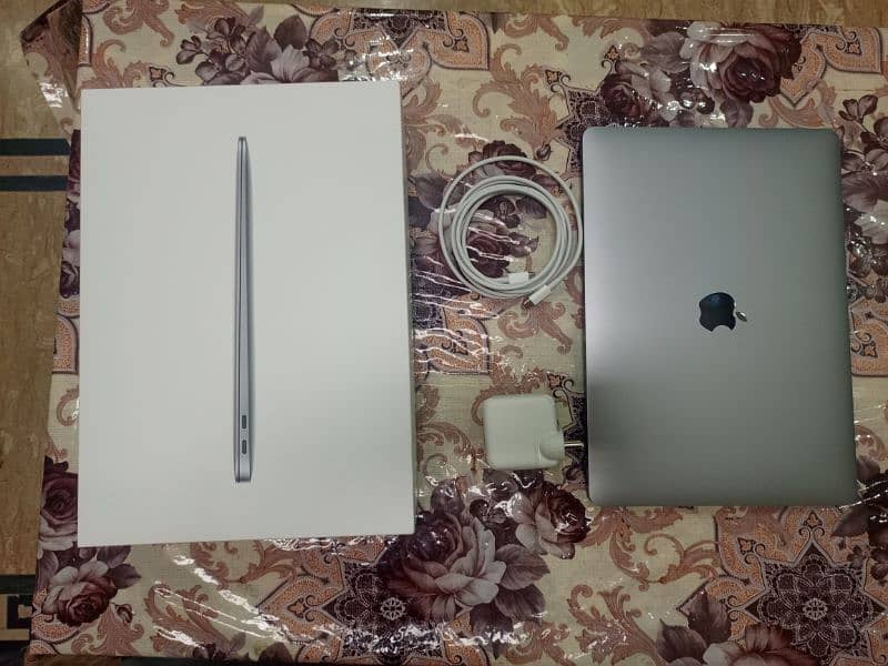 Brand new apple macbook M1 0