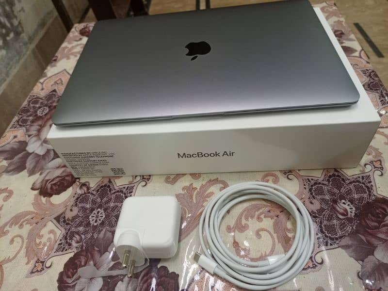 Brand new apple macbook M1 12