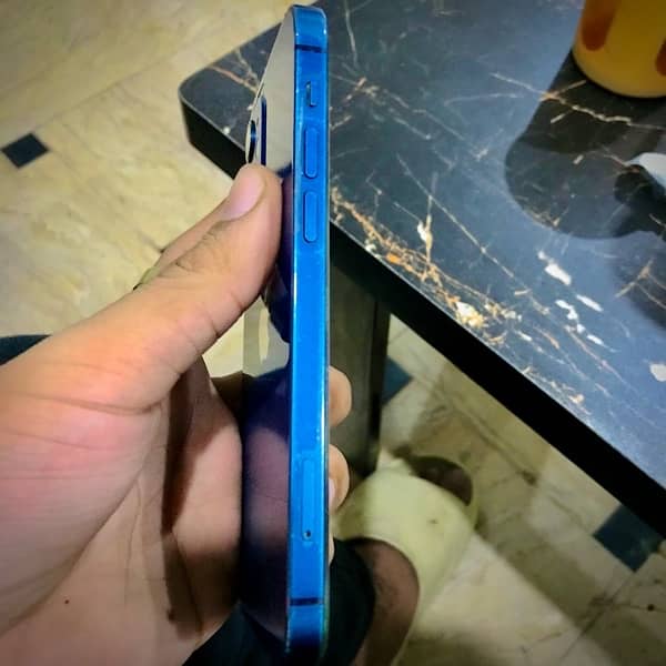 i phone 12 blue 64GB 6