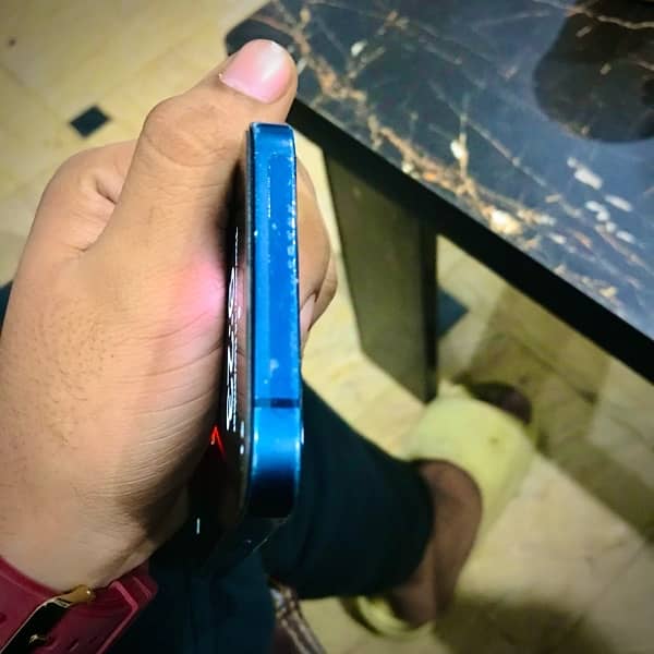 i phone 12 blue 64GB 8