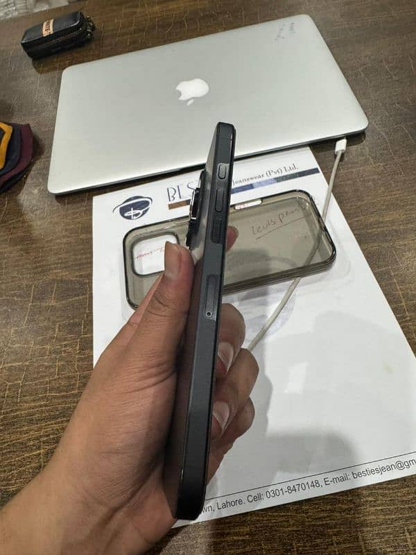 Iphone 16 Pro Max 1