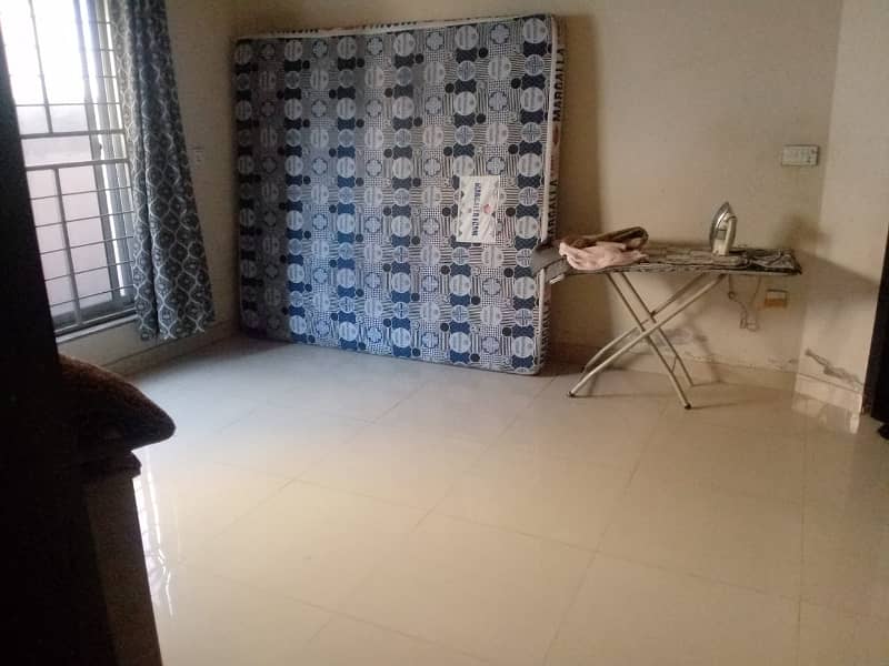 House FOR RENT Lower Portion Gas Avaiable 1