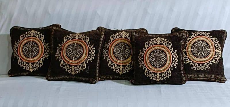 velvet cushion 5 pieces free home delivery 0