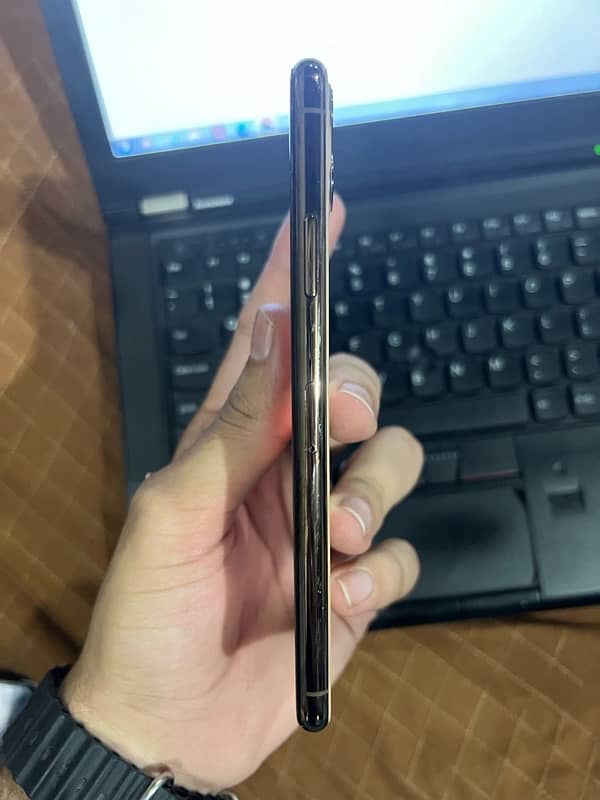 iphone 11 pro Max 3