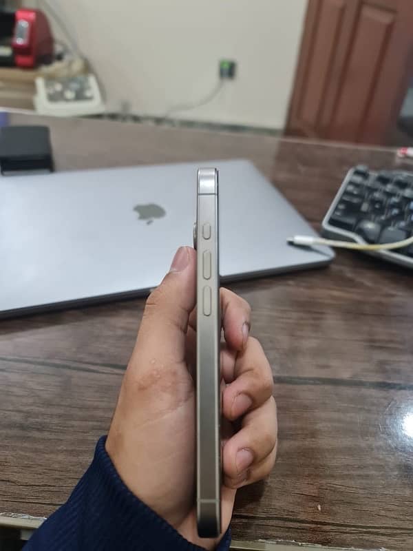 Iphone 15 pro 256gb jv 1