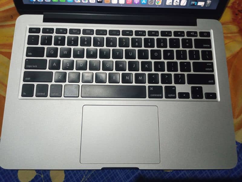 MAC book pro 7