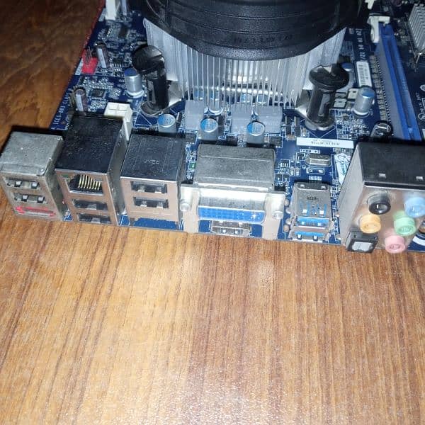 Xeon E3 1240 V2 Equivalent to i7 3770 With 16 Gb Ddr3 ram And Mobo 2