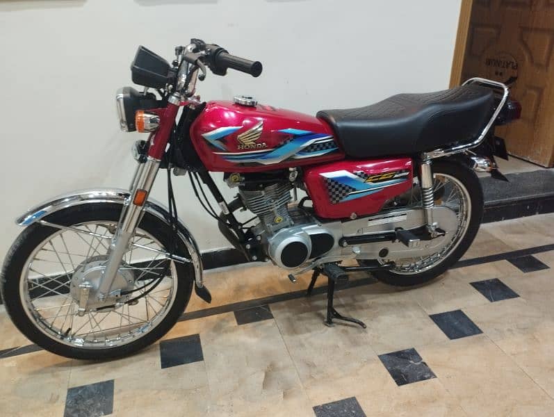 Honda 125 2024 apf 1