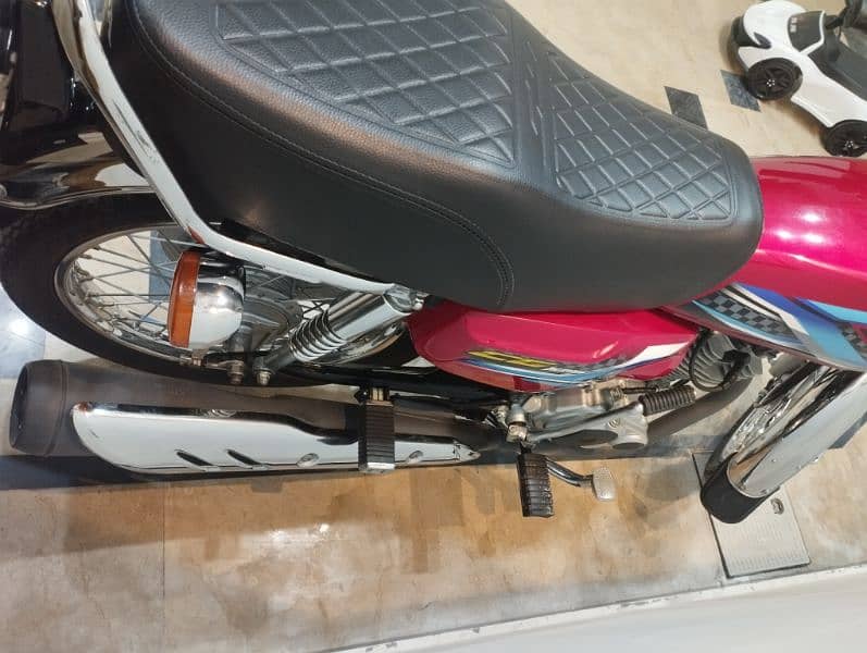 Honda 125 2024 apf 3