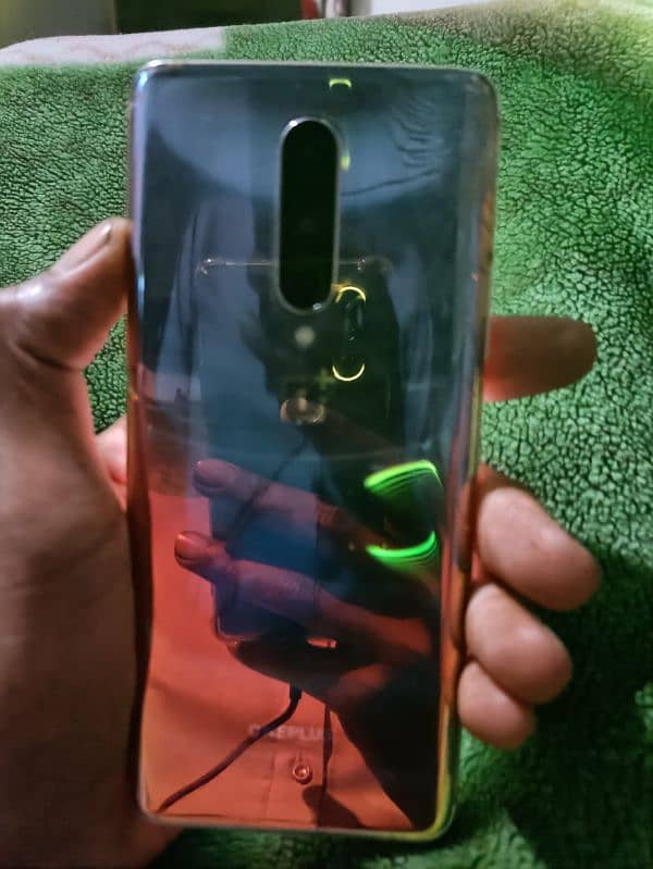 OnePlus 8 country lock panel ma green line hai 1