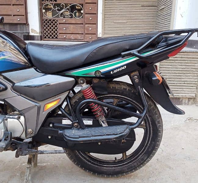 2016 Unique UD100 Karachi Reg. 11