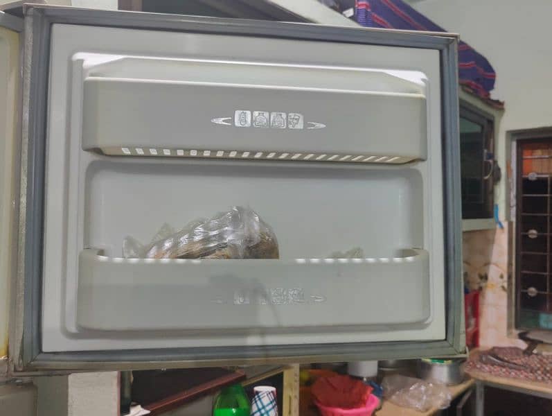 Dawlance fridge for sale 6