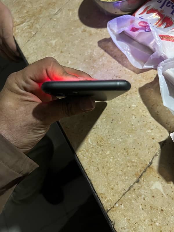 iPhone 11 64 GB black colour jv All ok 4